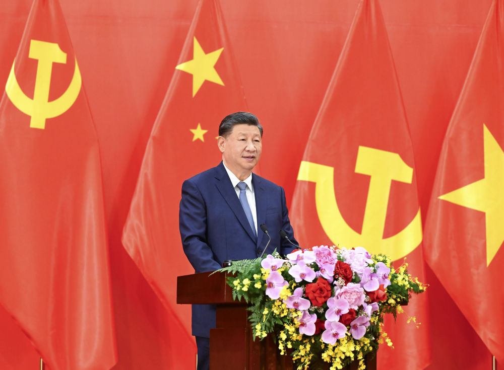 習(xí)近平同越共中央總書記阮富仲共同會(huì)見中越兩國青年和友好人士代