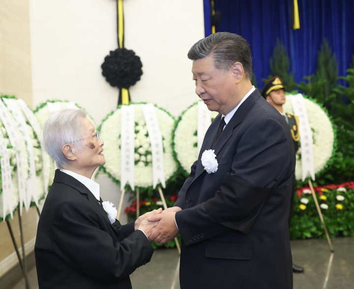 任建新同志遺體在京火化 習近平等到八寶山革命公墓送別
