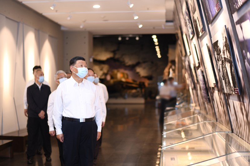 2022年8月16日至17日，中共中央總書記、國家主席、中央軍委主席習近平在遼寧考察。這是16日下午，習近平在錦州市考察遼沈戰(zhàn)役紀念館。 新華社記者 燕雁 攝