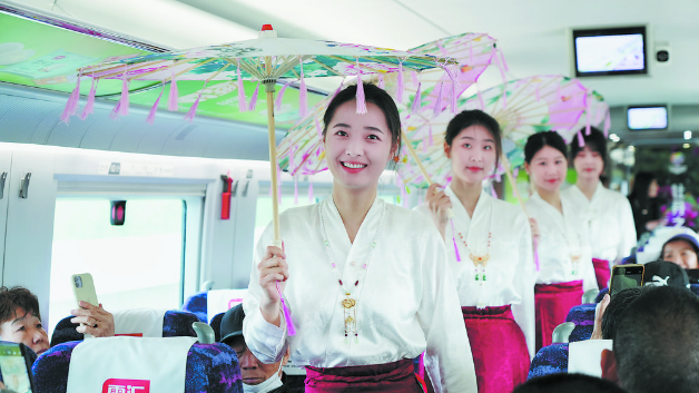 列車里賞“牡丹”