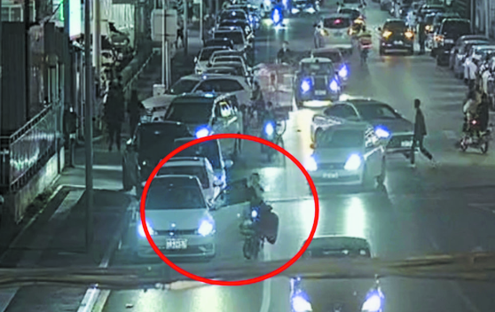 警惕“開門殺”！轎車司機(jī)被判全責(zé)
