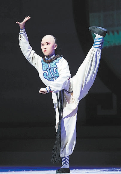 北戲師生同臺演繹《少年馬連良》，11歲郭小雷擔綱主角
