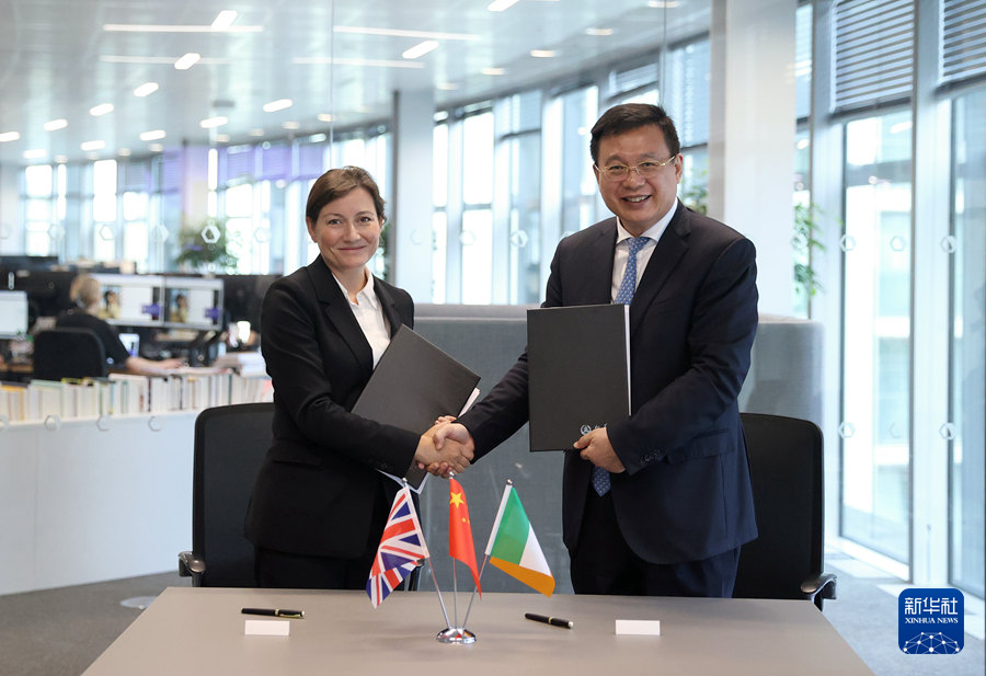 傅華會見英國報聯(lián)社集團首席執(zhí)行官謝莉