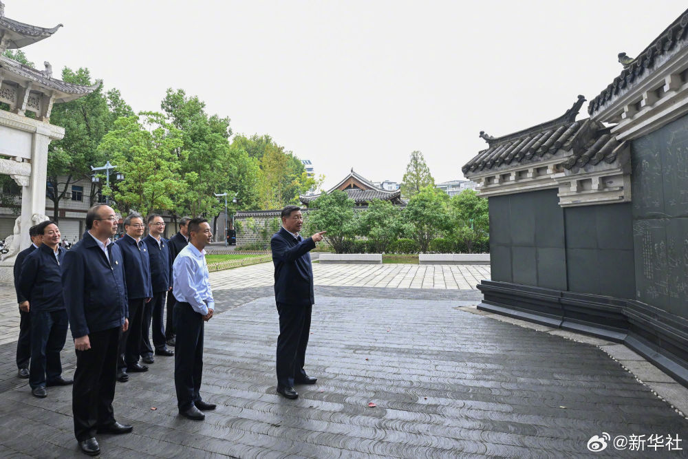 習(xí)近平參觀六尺巷：弘揚(yáng)好傳統(tǒng)美德，使我們的社會(huì)更加和諧