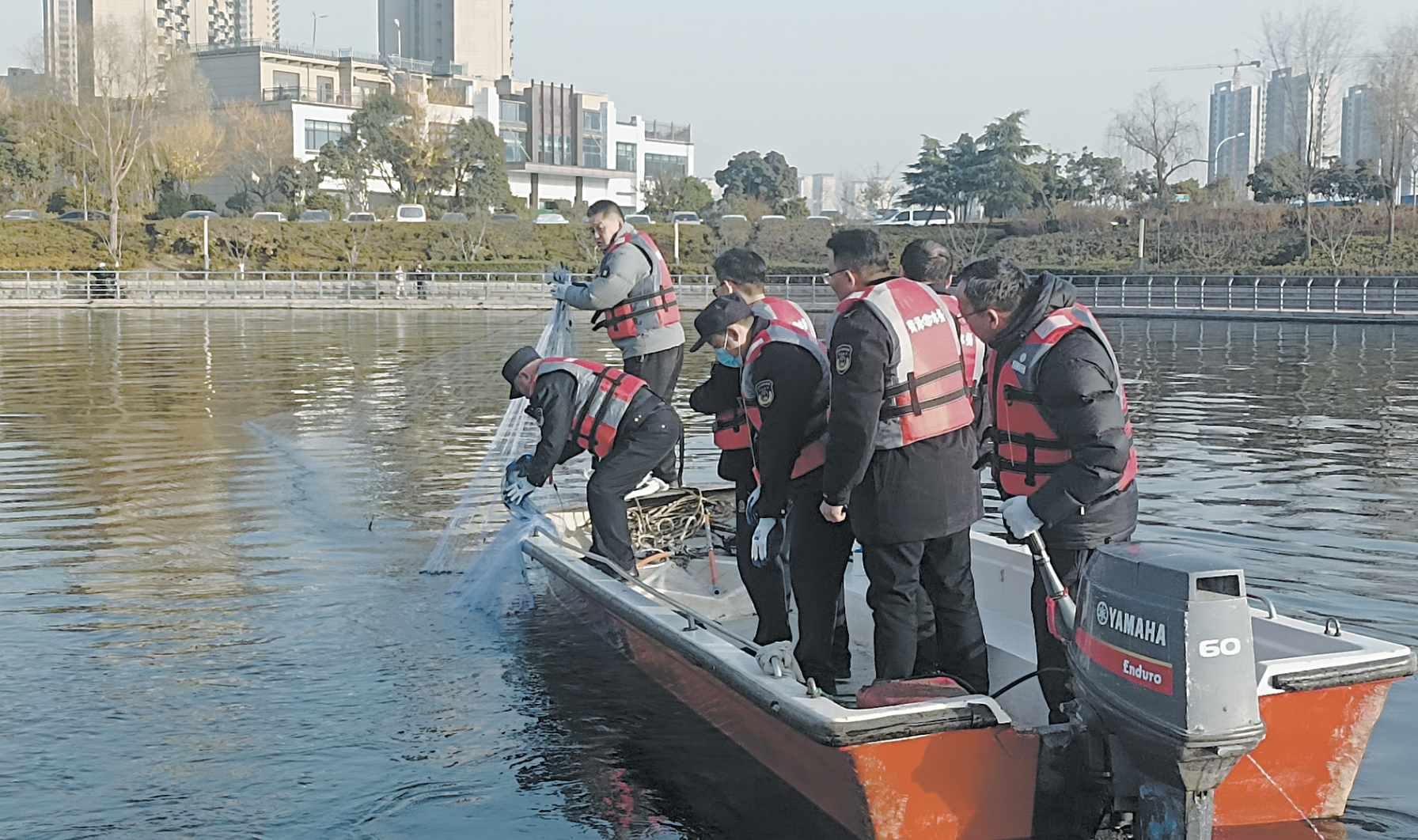 多部門(mén)聯(lián)合執(zhí)法打擊非法捕撈