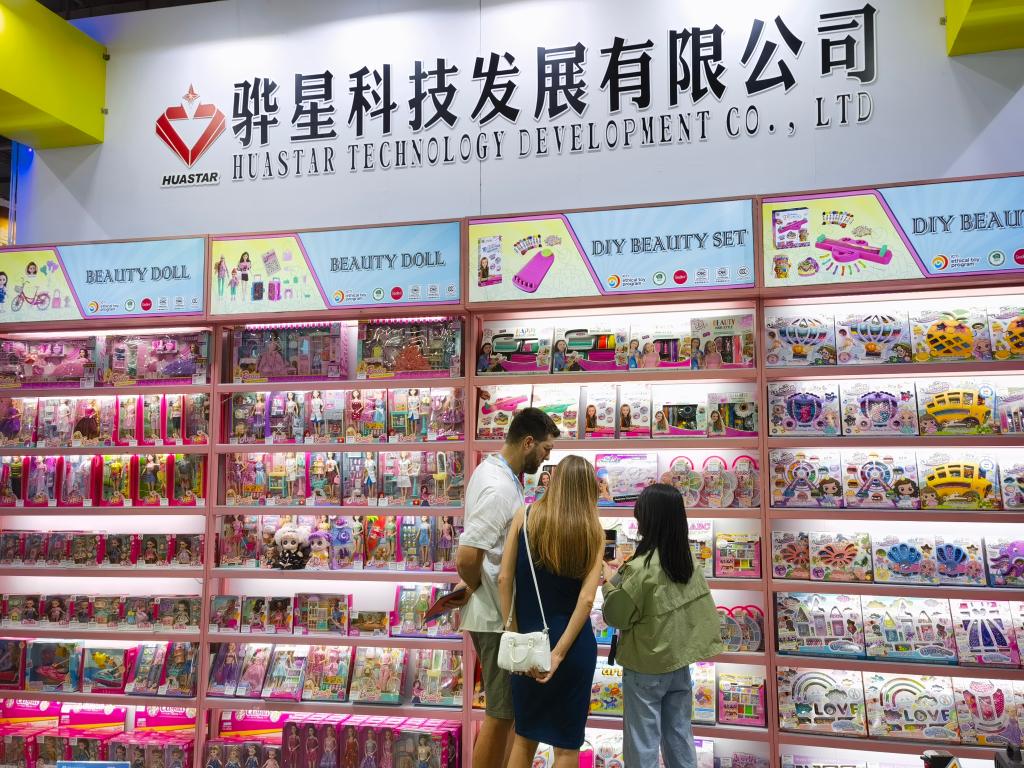廣交會上“不怕拍照”的玩具展現(xiàn)中國制造實力