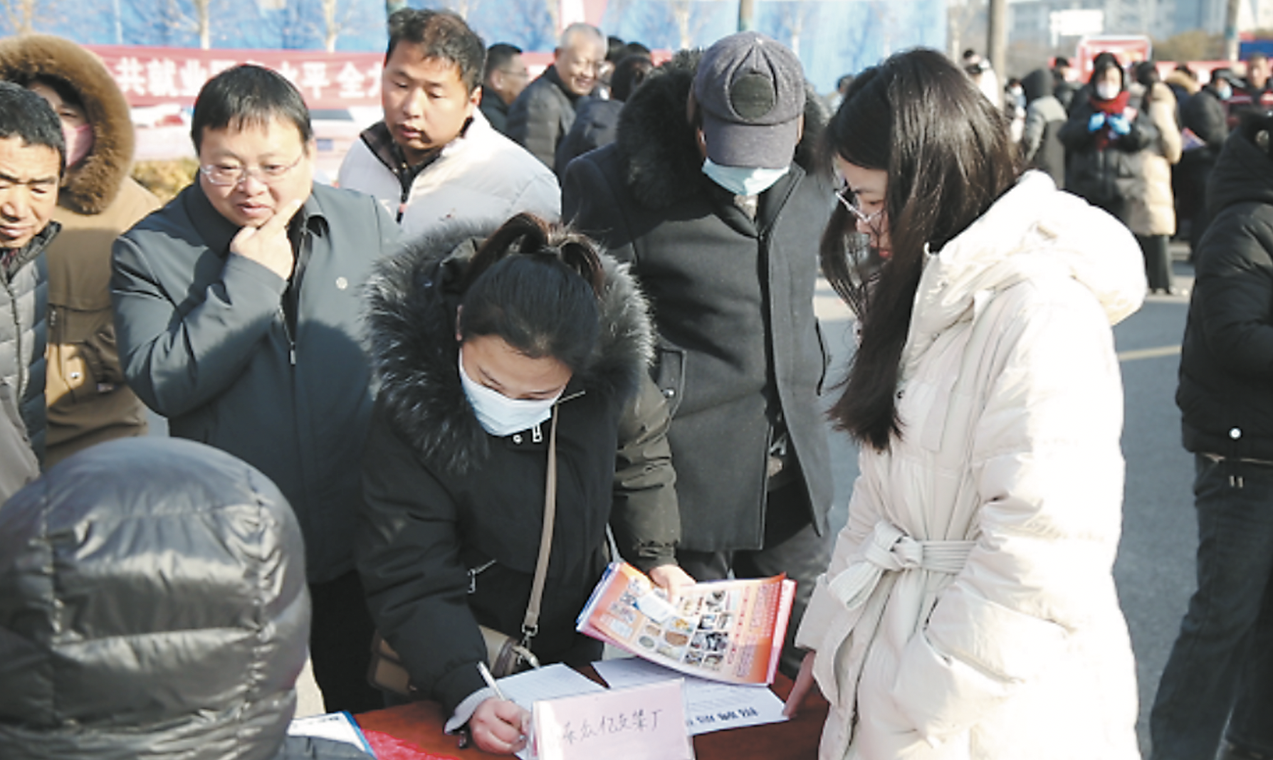 “春風(fēng)”送崗，45家企業(yè)拋出“橄欖枝”