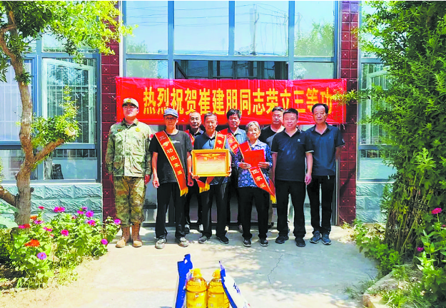 立功喜報(bào)送家門 擁軍優(yōu)屬暖人心
