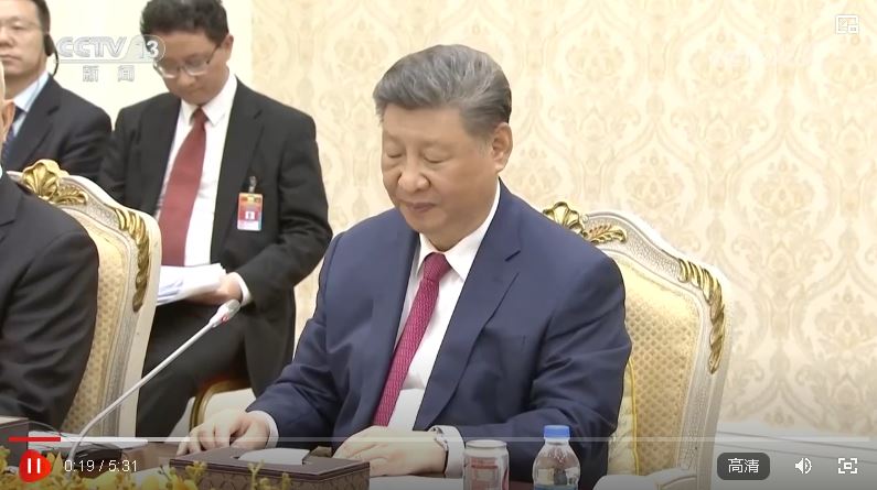 習(xí)近平同柬埔寨首相洪瑪奈舉行會談